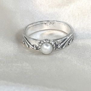 ❤️ 2 for $10 PRICE DROP 
Ocean Pearl Ring